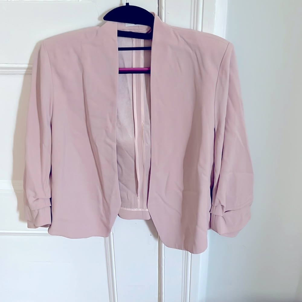 Babaton aritizia size 4 blush pink soft light cropped blazer ruched sleeves